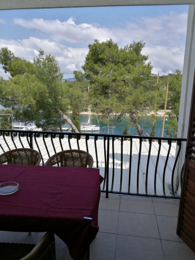 Ivanka Apartments Vrboska Buitenkant foto